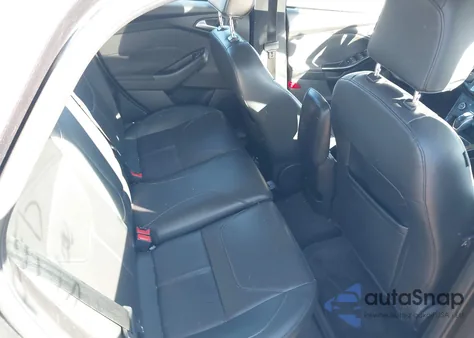 2018 Ford Focus Titanium z USA, uszkodzony, nr VIN 1FADP3N21JL262656